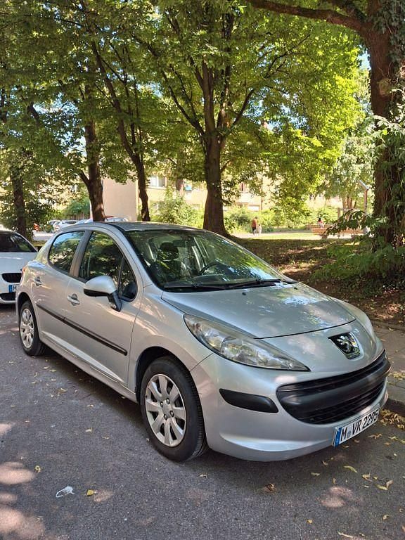 Grau Gebraucht 2009 Peugeot 207 Filou Limousine | 1.250 € (Fairer Preis) - Bild 1/4