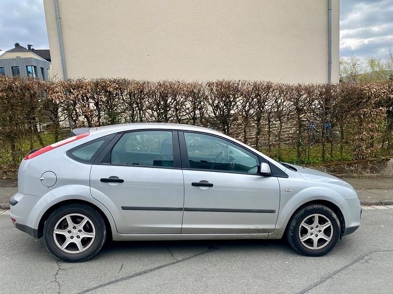 Gebraucht Ford Focus 116 PS (85 kW) 2005 Silber Kombi