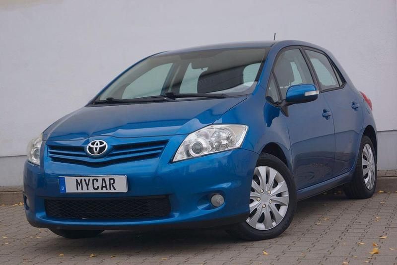 Blau Gebraucht 2010 Toyota Auris Life Limousine | 3.999 € (Fairer Preis) - Bild 1/4