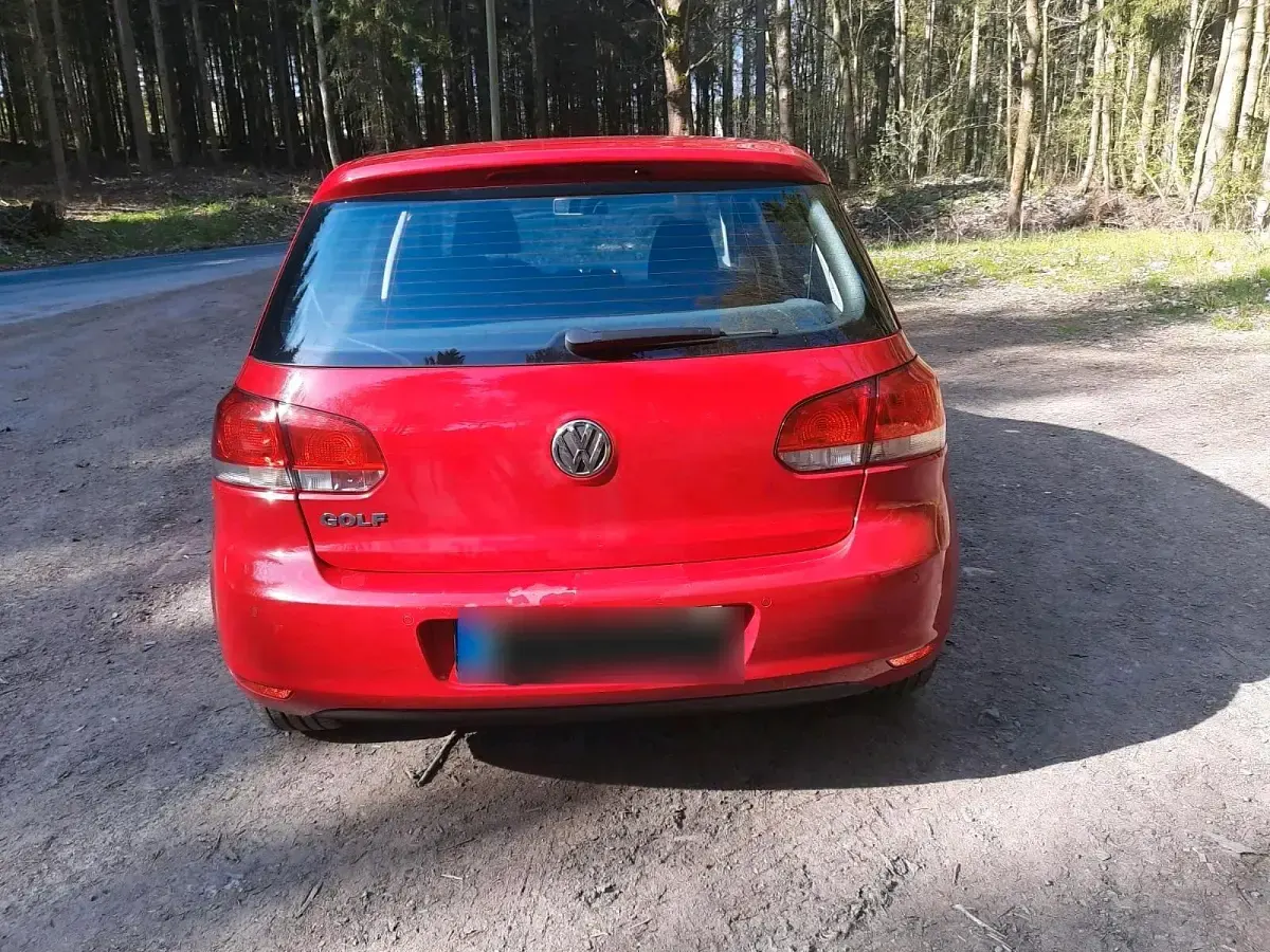 Second-hand VW Golf VI Comfortline 80 CP (58 kW) 2009 Roșu Hatchback