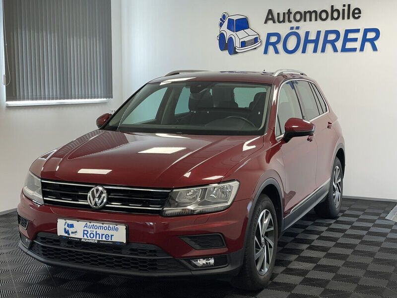 Ruby red Gebraucht 2017 VW Tiguan Sound SUV | 17.400 € (Fairer Preis) - Bild 1/4