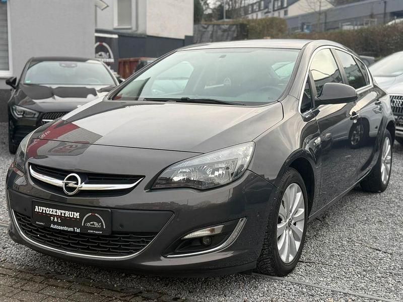 Gebraucht Opel Astra Exklusiv 140 PS (102 kW) 2015 Grau Limousine