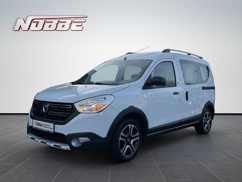 Blanc glacier Gebraucht 2018 Dacia Dokker Celebration Van / Kleinbus | 11.990 € (Fairer Preis) - Bild 1/4