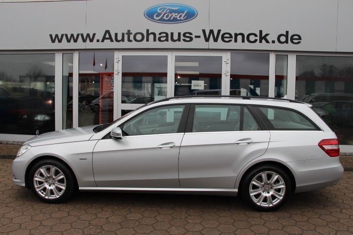 Silber Gebraucht 2012 Mercedes E300 Limousine | 19.970 € (Etwas zu teuer) - Bild 1/4