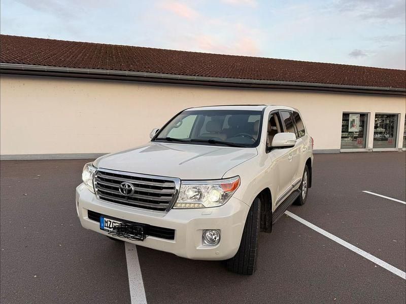 Weiß Gebraucht 2014 Toyota Land Cruiser Executive SUV | 74.000 € - Bild 1/4