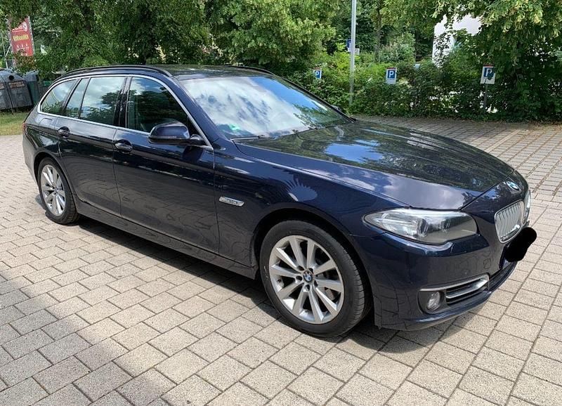 Gebraucht BMW 530 258 PS (189 kW) 2014 Blau Kombi