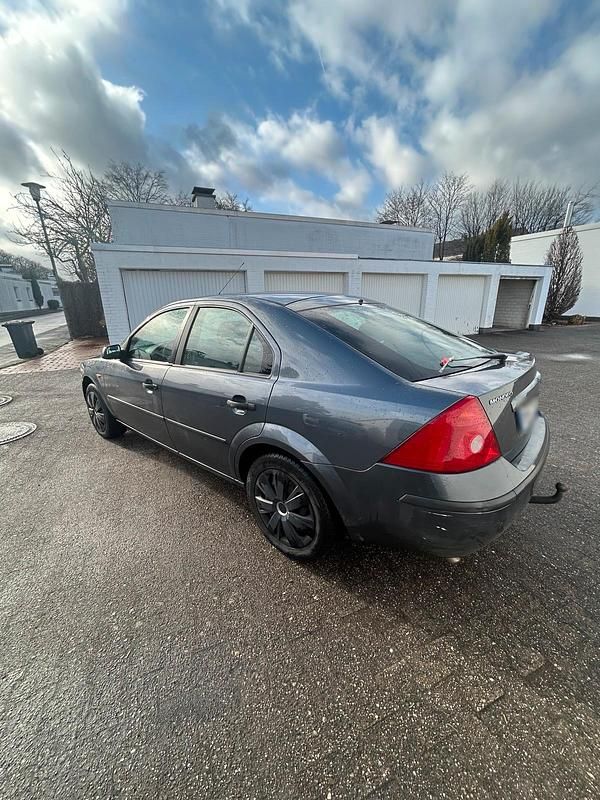 Gebraucht Ford Mondeo 110 PS (80 kW) 2002 Grau Limousine