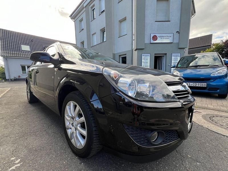 Schwarz Gebraucht 2010 Opel Astra Limousine | 3.499 € (Fairer Preis) - Bild 1/4