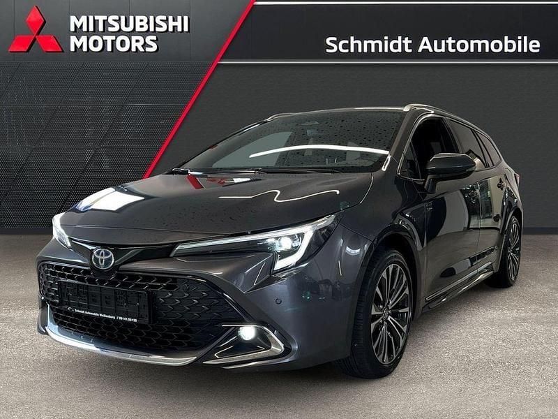 Grey metallic (grau) Gebraucht 2023 Toyota Corolla Kombi | 24.380 € (Superpreis) - Bild 1/4