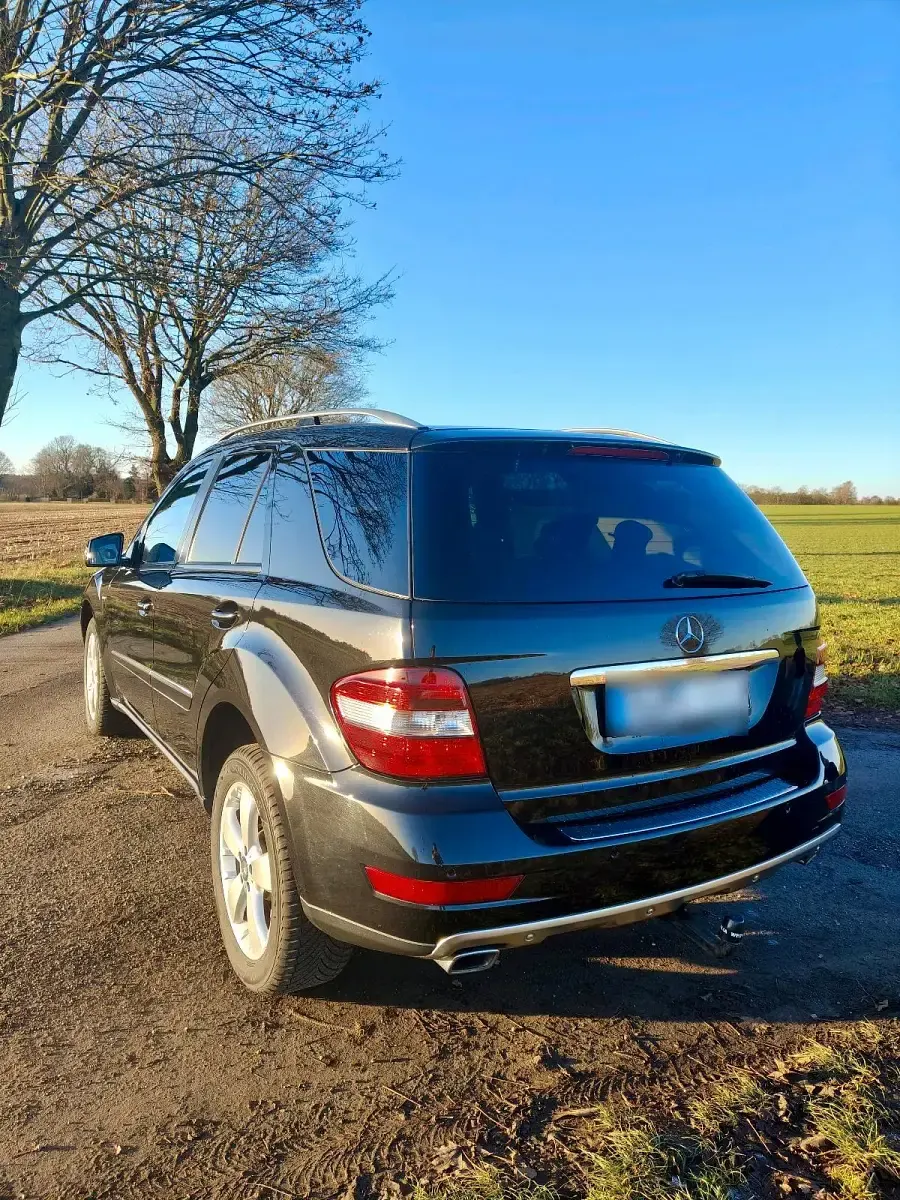 Gebraucht Mercedes ML300 204 PS (150 kW) 2010 Schwarz SUV