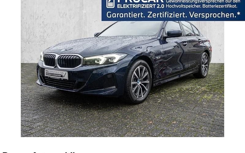 Gebraucht BMW 320e Sport Line 204 PS (150 kW) 2022 Blau Limousine
