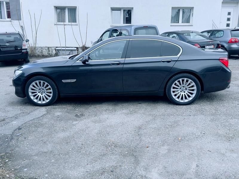 Gebraucht BMW 730 258 PS (189 kW) 2014 Schwarz Limousine