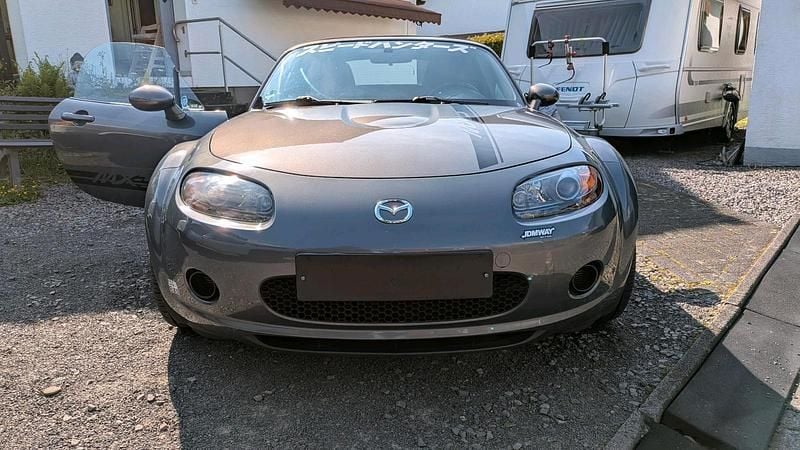 Silber Gebraucht 2006 Mazda MX5 Cabrio | 4.780 € (Etwas zu teuer) - Bild 1/4