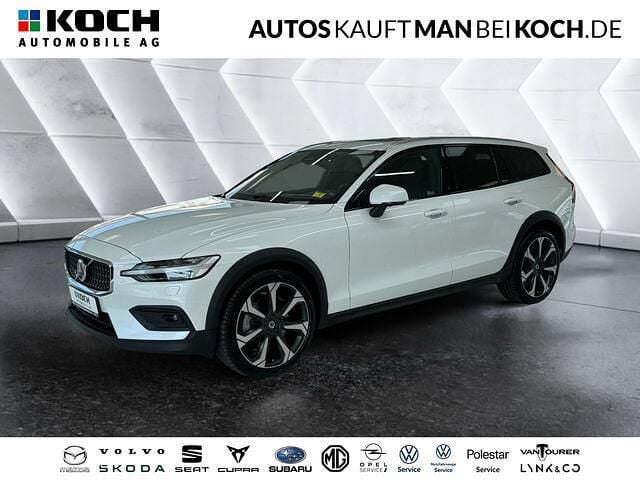 Gebraucht Volvo V60 CC Ultimate 250 PS (183 kW) 2024 Andere farbe Kombi