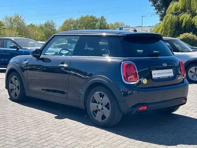Gebraucht Mini Cooper SE Essential 135 kW (184 PS) 2023 Midnight black ii Kleinwagen