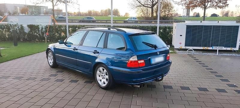 Second-hand BMW 318 143 CP (105 kW) 2002 Albastru Break