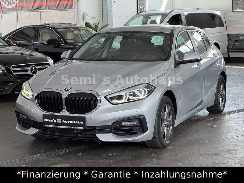 Silber Gebraucht 2020 BMW 118 Advantage Kleinwagen | 17.850 € (Fairer Preis) - Bild 1/4
