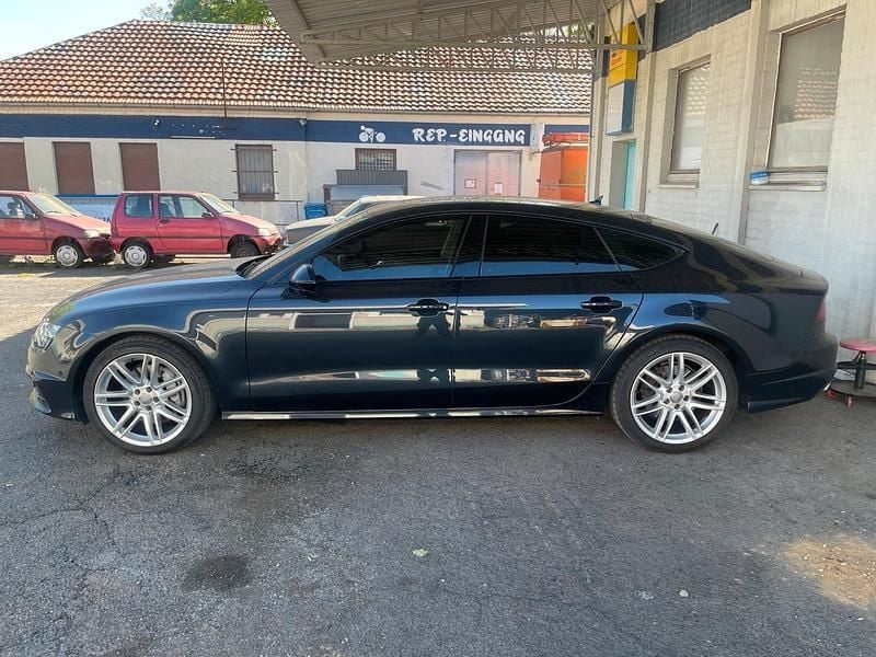 Second-hand Audi A7 Ambiente 272 CP (200 kW) 2017 Albastru Hatchback