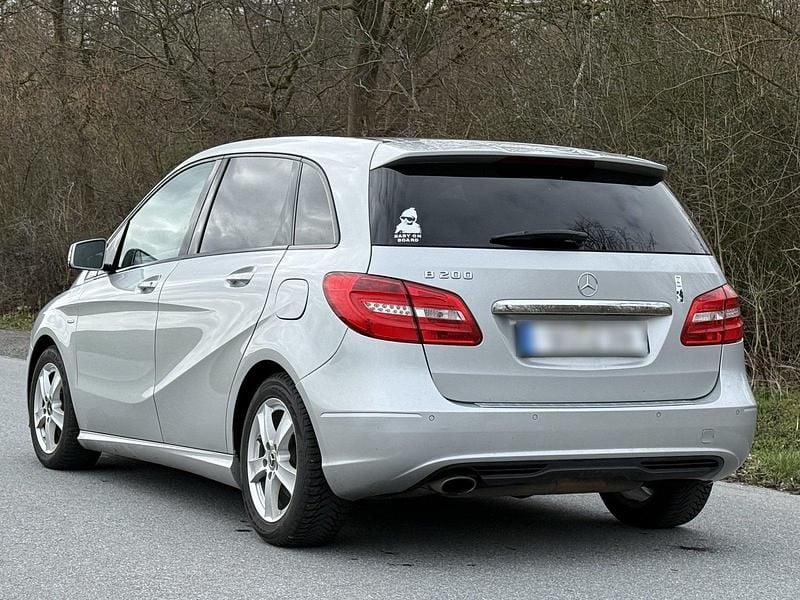 Gebraucht Mercedes B200 Night 156 PS (114 kW) 2011 Silber Van / Kleinbus
