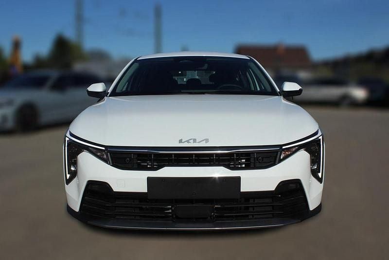 Neu Kia K4 150 PS (110 kW) 2026 Weiß Limousine