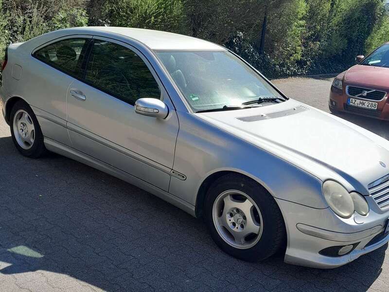 Gebraucht 2005 Mercedes C220 Coupé | 2.000 € (Fairer Preis) - Bild 1/4