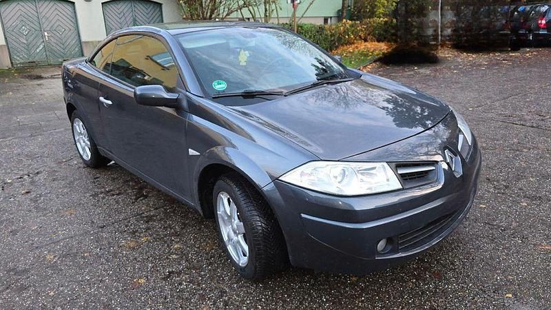 Grau Gebraucht 2008 Renault Mégane Cabriolet Authentique Cabrio | 3.950 € (Teuer) - Bild 1/4