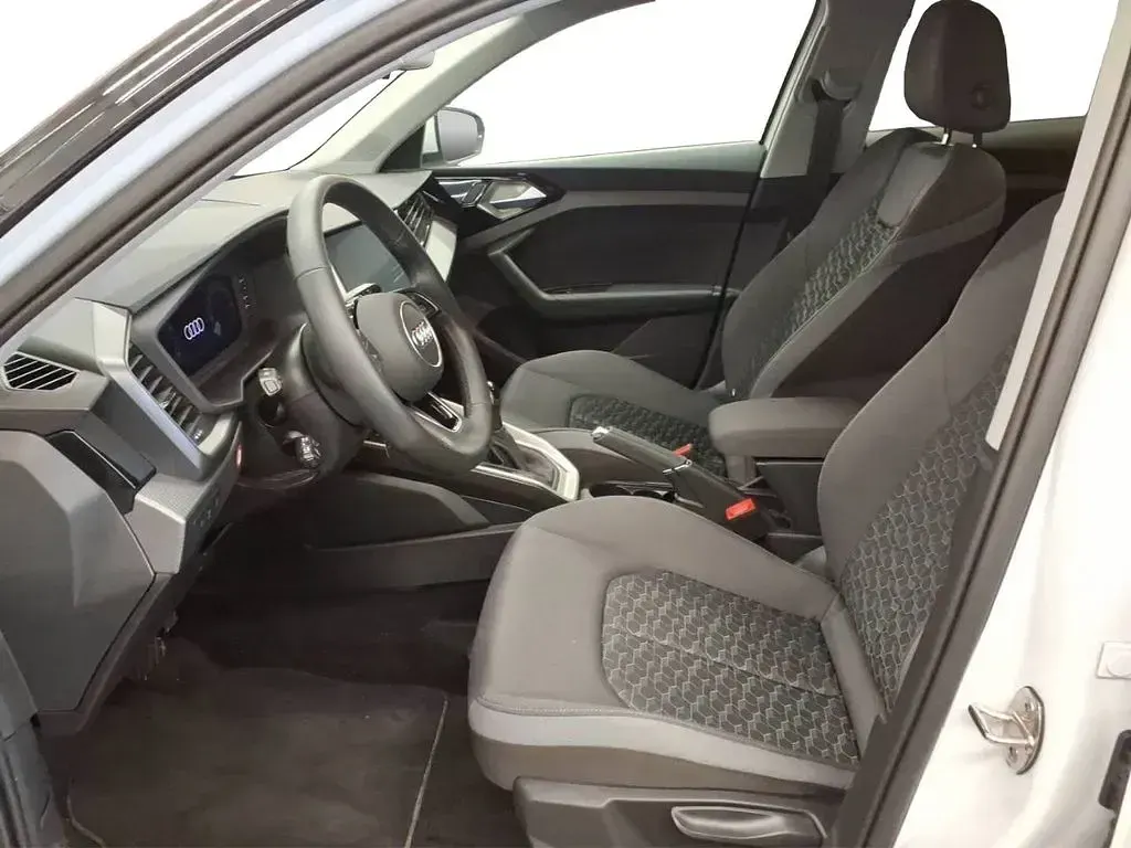 Gebraucht Audi A1 Sport 150 PS (110 kW) 2025 Gletscherweiß metallic SUV