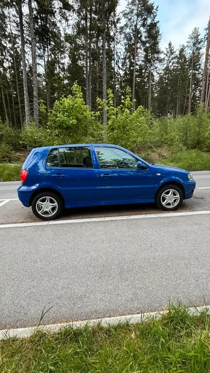 Gebraucht VW Polo 60 PS (44 kW) 2001 Blau Kleinwagen