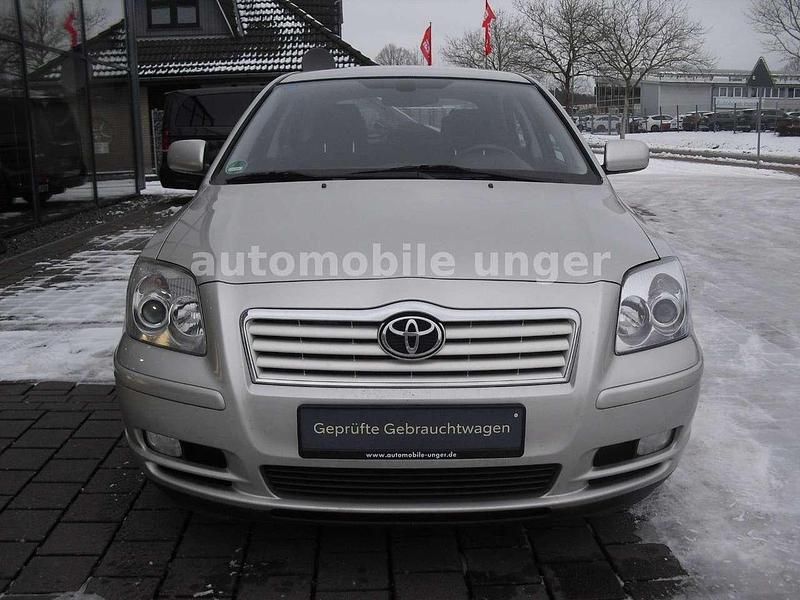 Gebraucht Toyota Avensis Sol 129 PS (94 kW) 2004 Silber Kleinwagen
