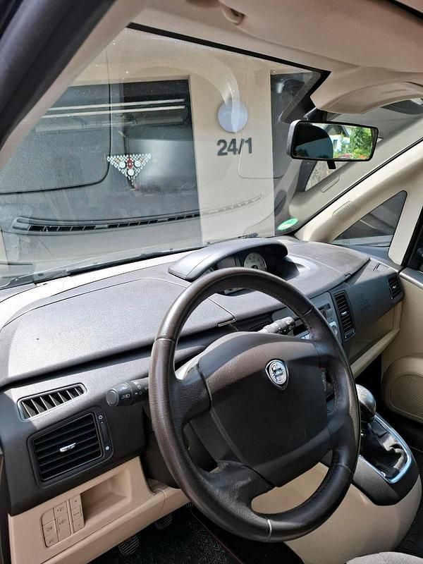 Schwarz Gebraucht 2007 Lancia Musa Van / Kleinbus | 2.220 € (Fairer Preis) - Bild 1/4