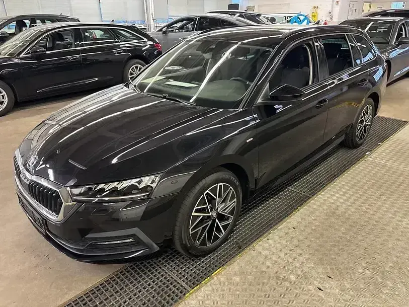 Gebraucht Skoda Octavia Clever 150 PS (110 kW) 2023 Schwarz Kombi
