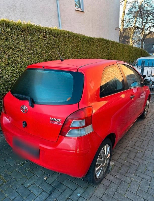 Gebraucht Toyota Yaris 68 PS (50 kW) 2010 Rot Kleinwagen