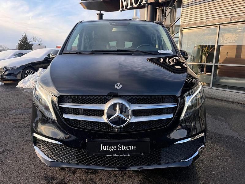 Gebraucht Mercedes V300 237 PS (174 kW) 2024 Schwarz Van / Kleinbus
