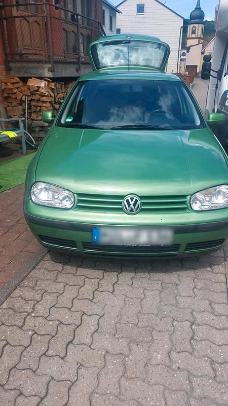 Grün Gebraucht 1997 VW Golf IV Kleinwagen | 800 € (Fairer Preis) - Bild 1/4