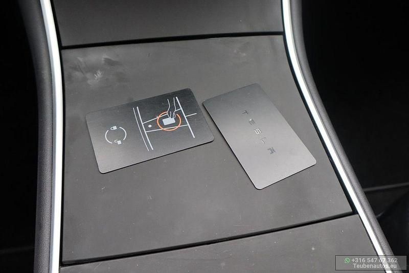 Gebraucht Tesla Model 3 Long Range AWD 258 kW (351 PS) 2019 Rot Limousine