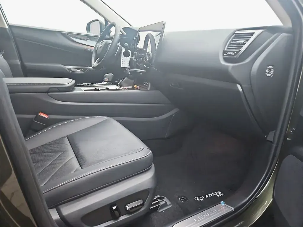 Neu Lexus NX450h+ Executive Line 292 PS (214 kW) 2026 Schwarz SUV