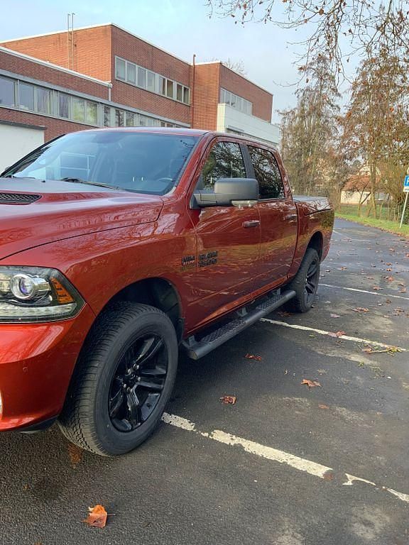 Orange Gebraucht 2017 Dodge Ram Abholung | 31.500 € (Etwas zu teuer) - Bild 1/4