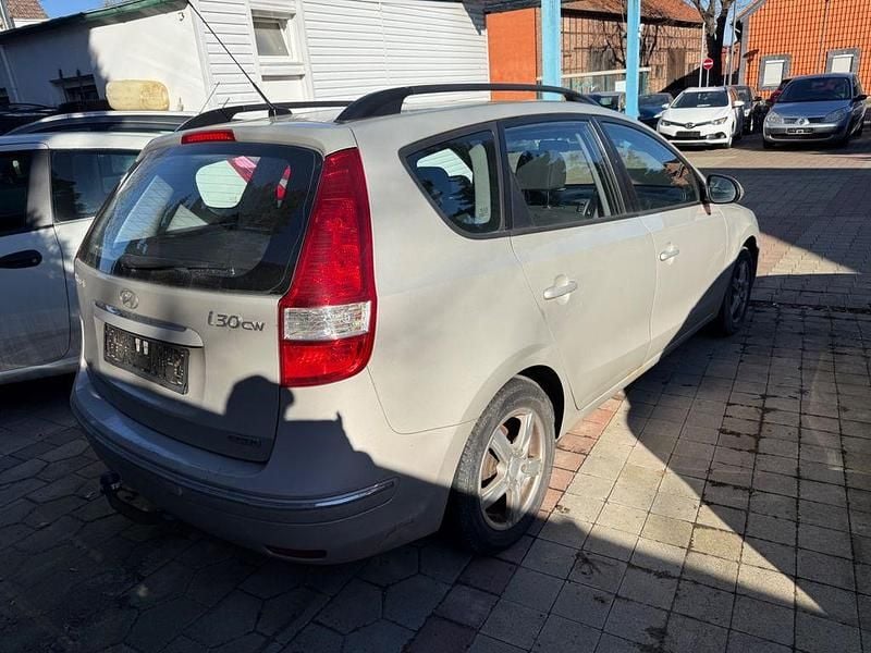 Gebraucht Hyundai i30 109 PS (80 kW) 2009 Limousine