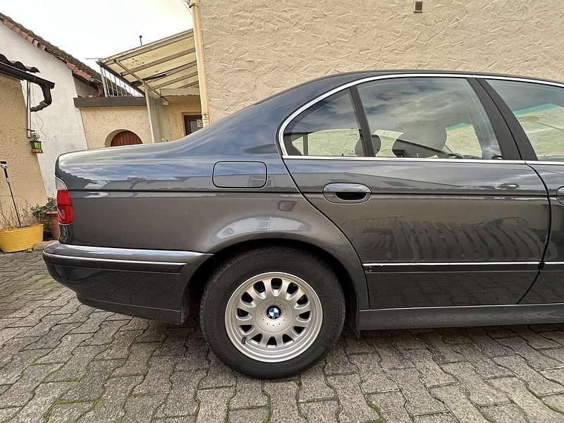 Gebraucht BMW 523 170 PS (125 kW) 1999 Grau Limousine