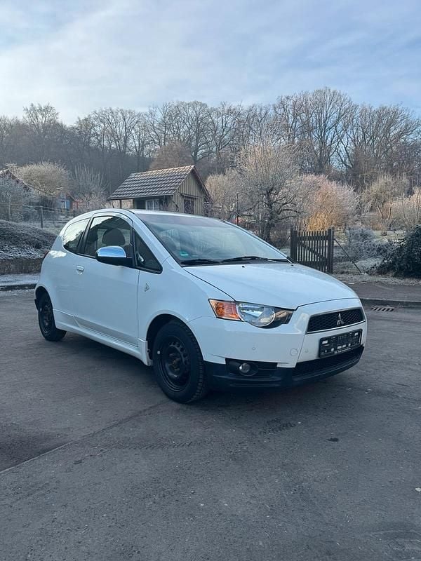 Weiß Gebraucht 2012 Mitsubishi Colt Motion Kleinwagen | 3.150 € (Guter Preis) - Bild 1/4