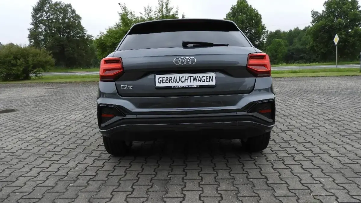 Gebraucht Audi Q2 S-Line 150 PS (110 kW) 2023 Daytonagrau perleffekt SUV