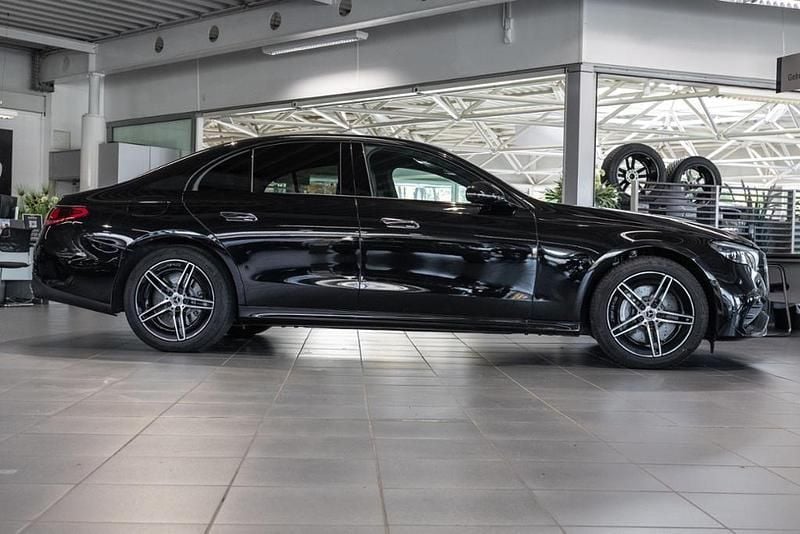 Gebraucht Mercedes E300 AMG 313 PS (230 kW) 2024 Schwarz Limousine