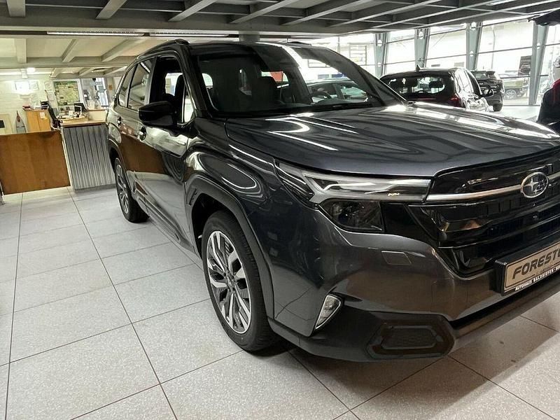 Neu Subaru Forester Platinum 136 PS (100 kW) 2026 Grau SUV