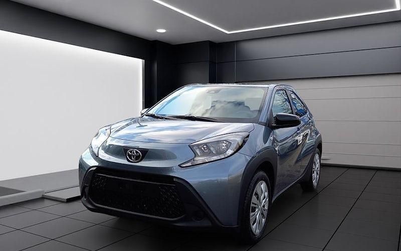 Celestite grey metallic Neu 2025 Toyota Aygo Business Edition Kleinwagen | 17.490 € - Bild 1/4