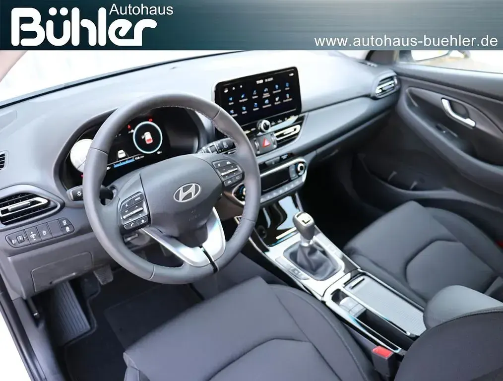 Neu Hyundai i30 Trend 140 PS (102 kW) 2025 Ecotronic grey mineraleffekt Limousine