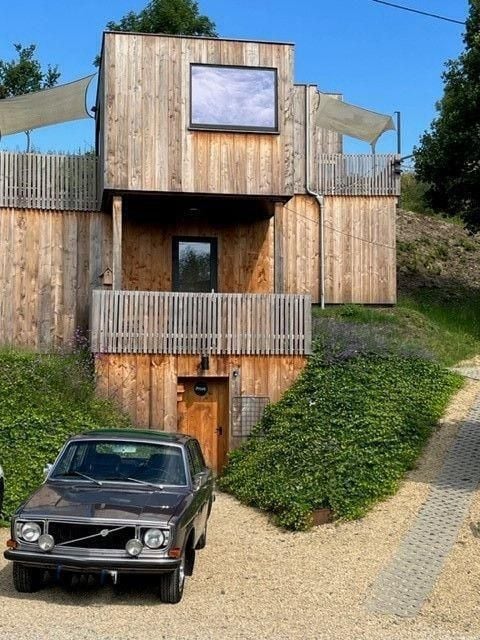 Grau Gebraucht 1971 Volvo 144 Limousine | 7.200 € - Bild 1/4