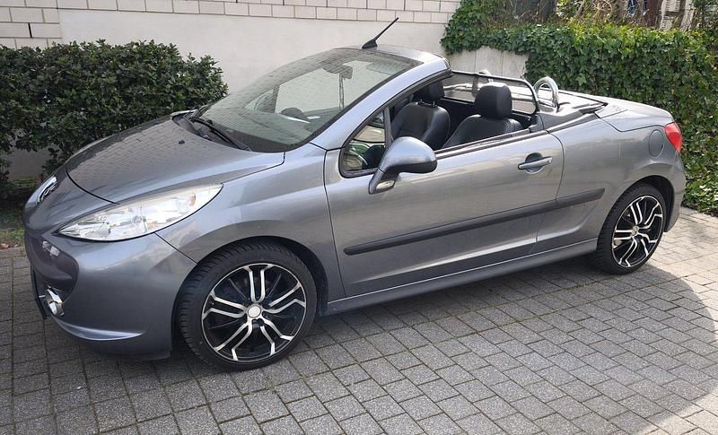 Gebraucht Peugeot 207 CC 120 PS (88 kW) 2006 Grau Cabrio
