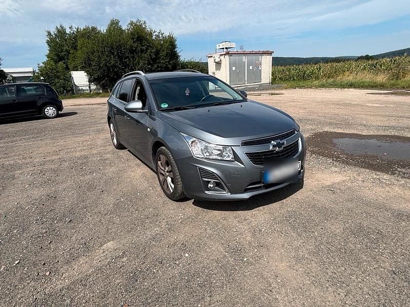 Grau Gebraucht 2013 Chevrolet Cruze Kombi | 8.000 € (Teuer) - Bild 1/4