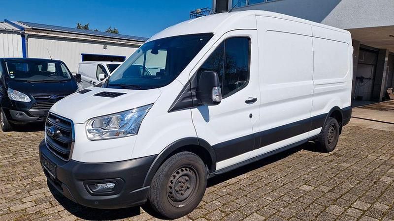 Gebraucht Ford Transit Trend 131 PS (96 kW) 2021 Weiß Van / Kleinbus