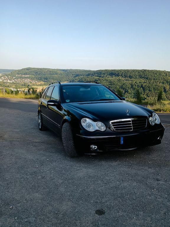 Schwarz Gebraucht 2006 Mercedes C280 Avantgarde Limousine | 3.000 € (Guter Preis) - Bild 1/4